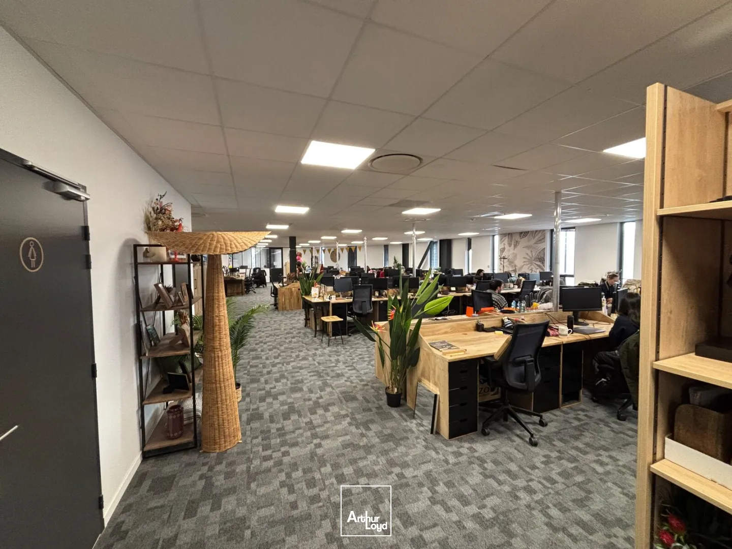 PLATEAUX DE BUREAUX À LOUER OU À VENDRE -1500 M² DIVISIBLES-VERTOU