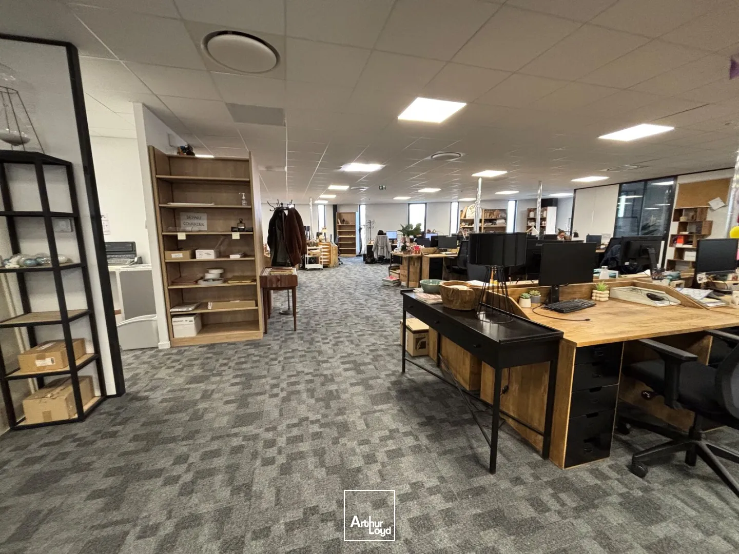 PLATEAUX DE BUREAUX À LOUER OU À VENDRE -1500 M² DIVISIBLES-VERTOU