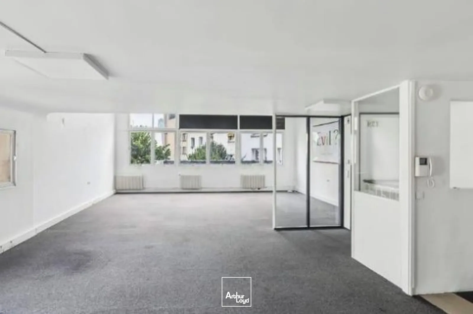 Plateau de bureaux lumineux en duplex - 180 m² - Paris 17