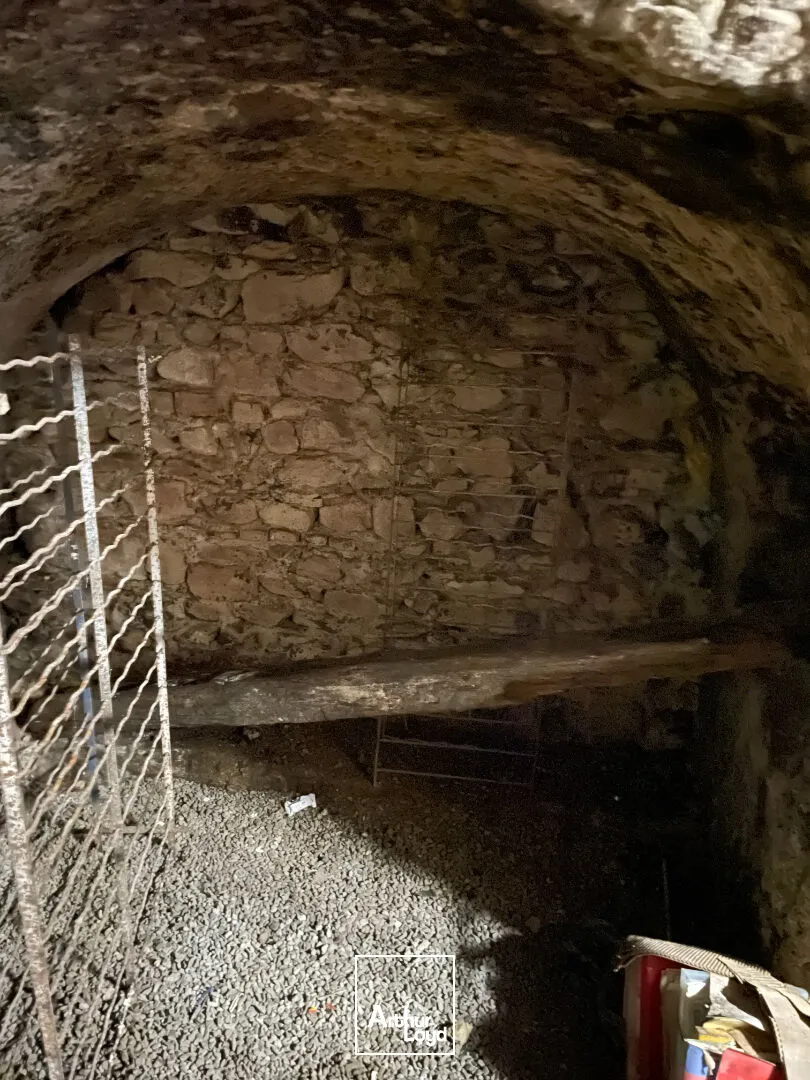 A LOUER - Hyper centre-ville de Limoges - Secteur des Halles - Local restauration