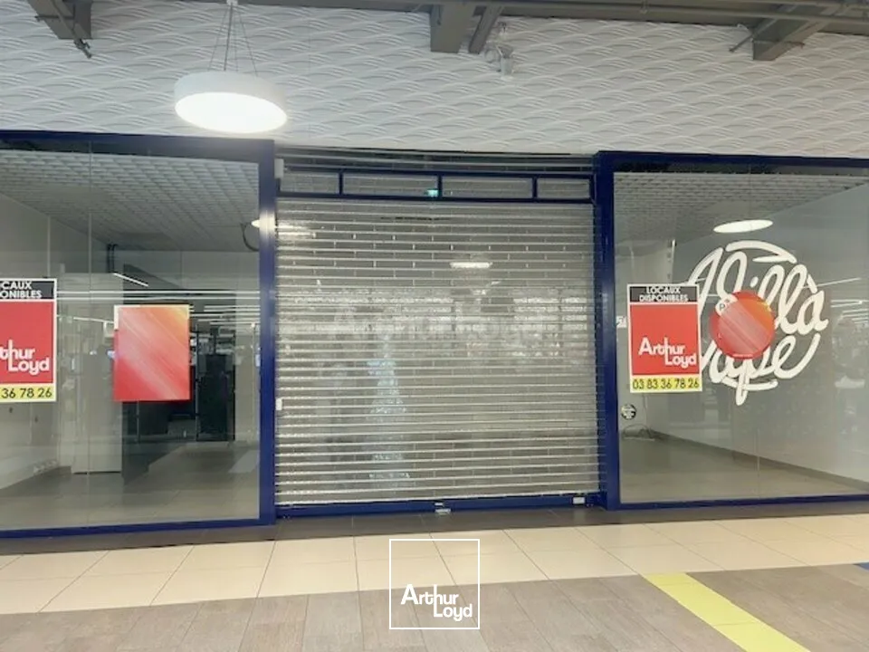 LOCAL COMMERCIAL à LOUER de 122 m²