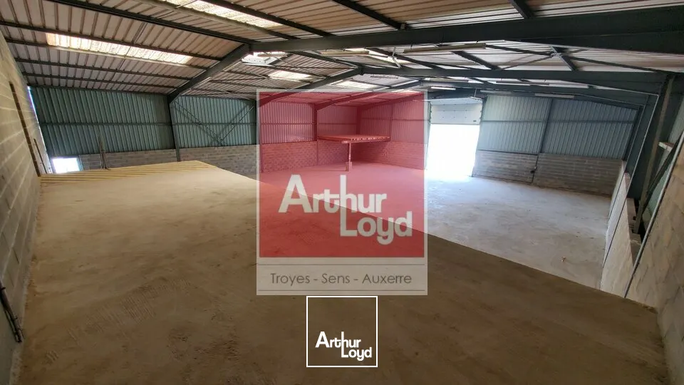 Batiment activité 850 m² (350 m² bureaux)