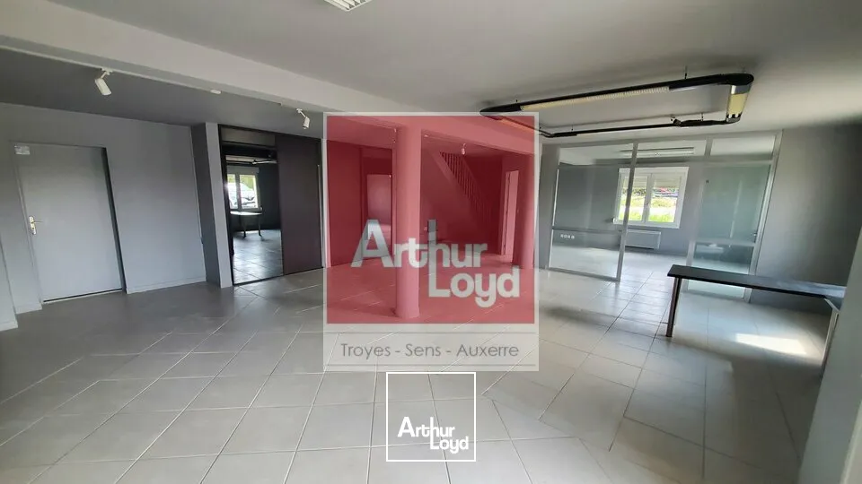 Batiment activité 850 m² (350 m² bureaux)