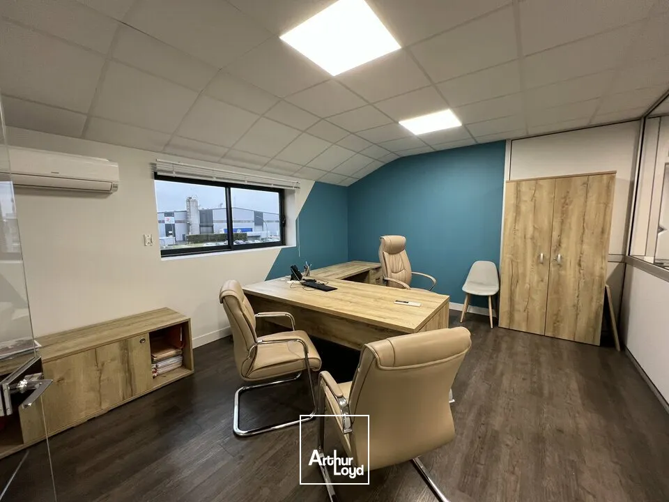 Bâtiment de bureaux avec entrepôts à COGNAC