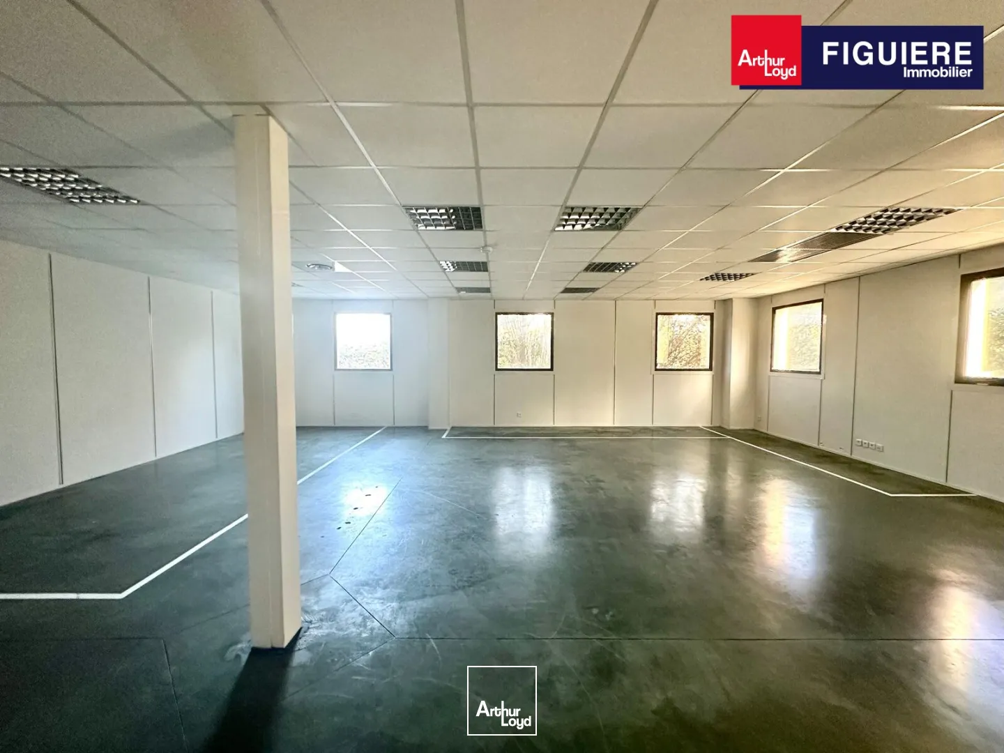 Immeuble mixte indépendant de plain pied à LOUER sur le Pôle d'Activités d'AIX EN PROVENCE