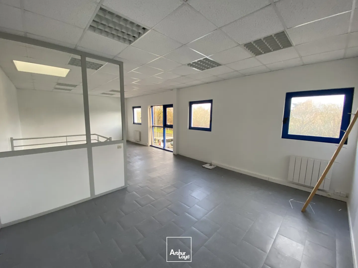Location bureaux de 90 m2 à Allonne, à Beauvais, proximité A16