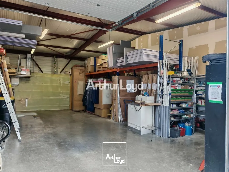 A louer - local d'activité de 400m2 situé ZAC DU MONT MICHAUD à Saint Memmie