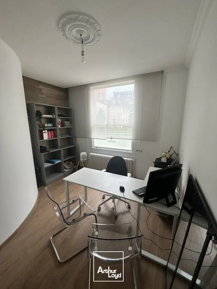 Local professionnel d'environ 50 m2 - REIMS CENTRE VILLE 