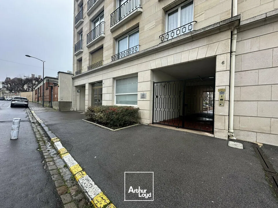 Local professionnel d'environ 50 m2 - REIMS CENTRE VILLE 