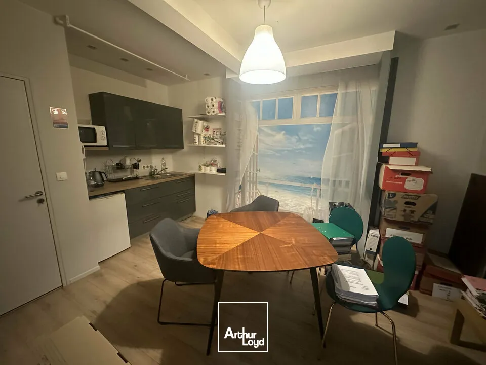 Local professionnel d'environ 50 m2 - REIMS CENTRE VILLE 