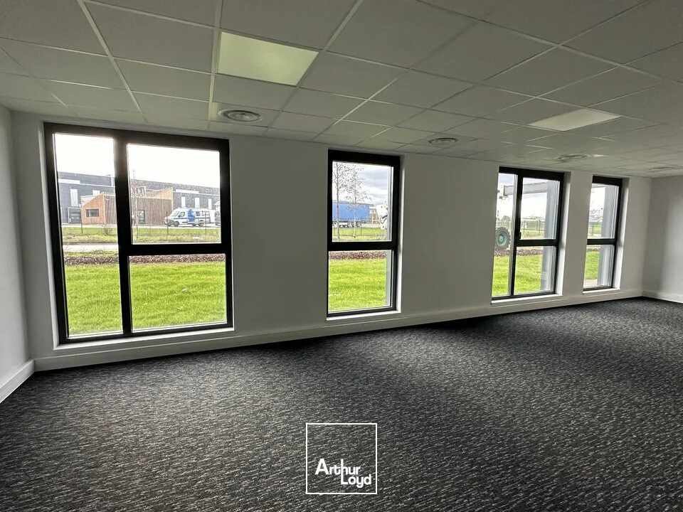 BUREAUX à LOUER de 597.2 m²