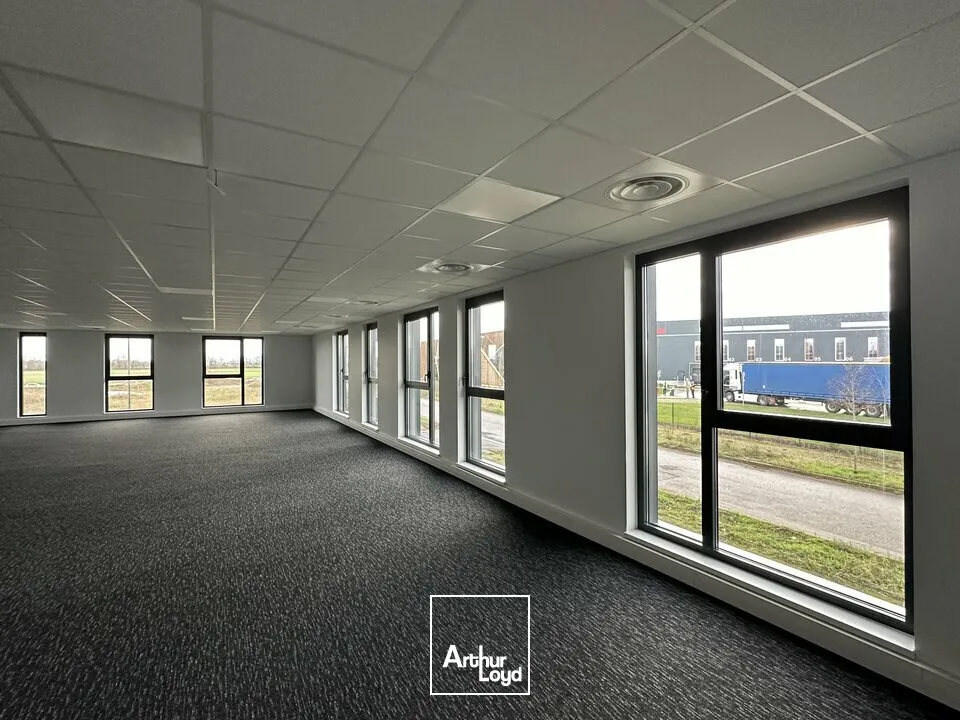 BUREAUX à LOUER de 597.2 m²