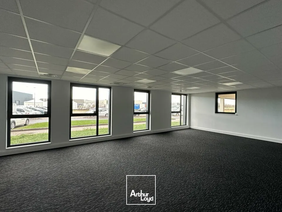 BUREAUX à LOUER de 597.2 m²