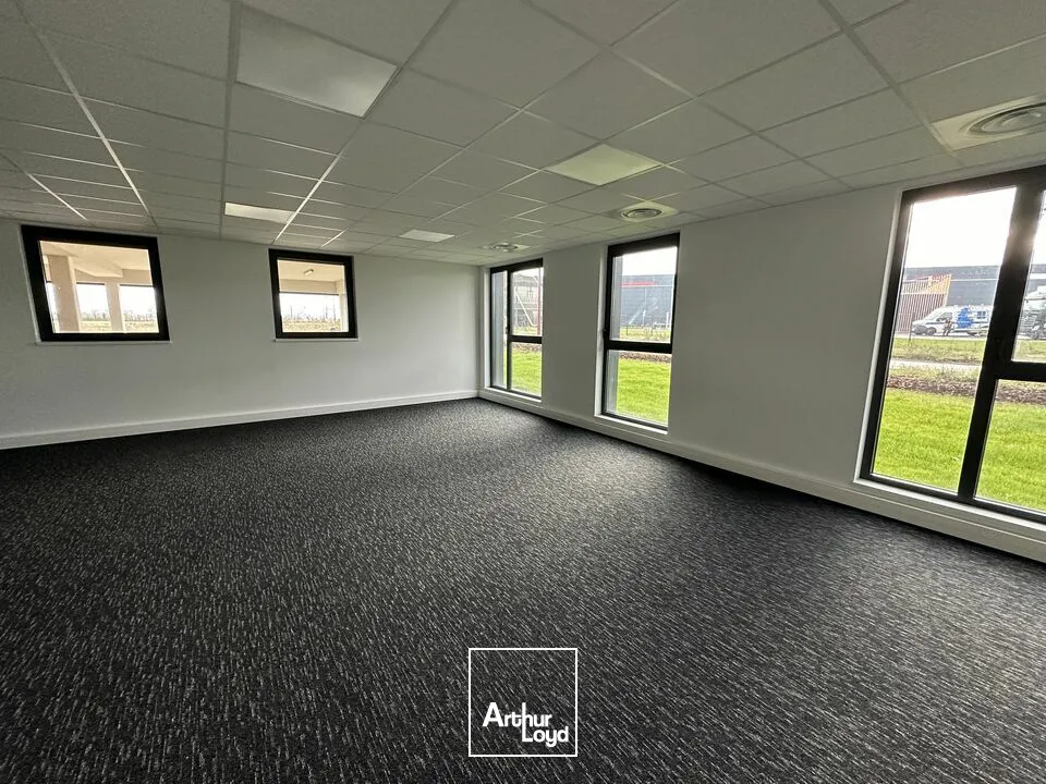 BUREAUX à LOUER de 597.2 m²
