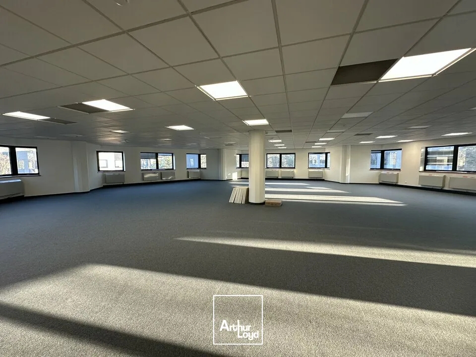 BUREAUX à LOUER de 3125 m²