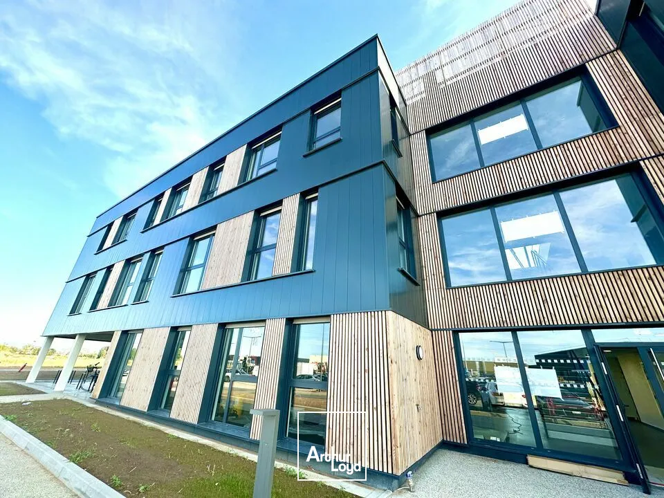 BUREAUX à LOUER de 597.2 m²