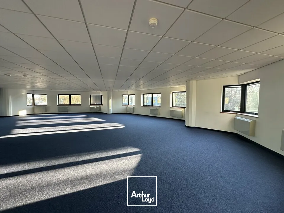BUREAUX à LOUER de 3125 m²