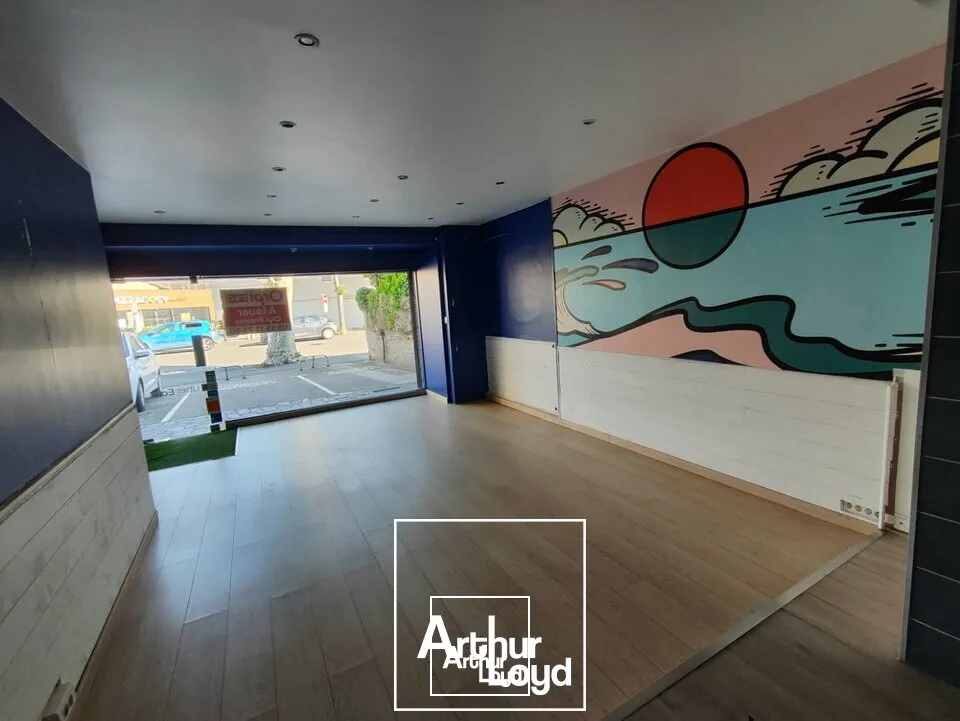 Local commercial 50 m² à louer  Centre-ville Brive-la-Gaillarde