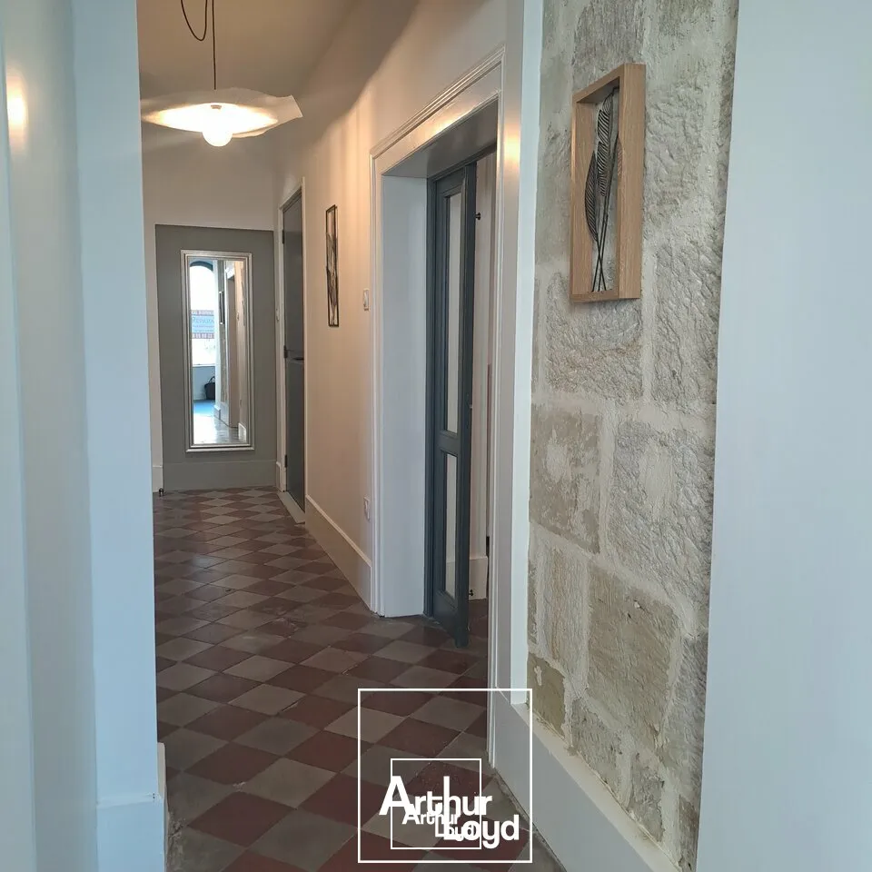 Bureaux 59 m² à louer  Centre-ville Brive-la-Gaillarde, axe passant
