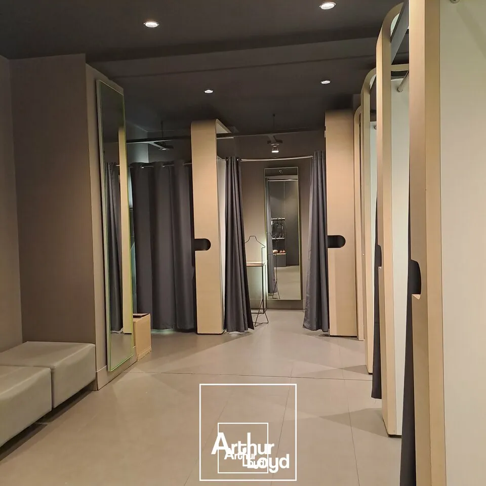 Local commercial 200 m² à louer  Centre-ville Tulle, emplacement premium