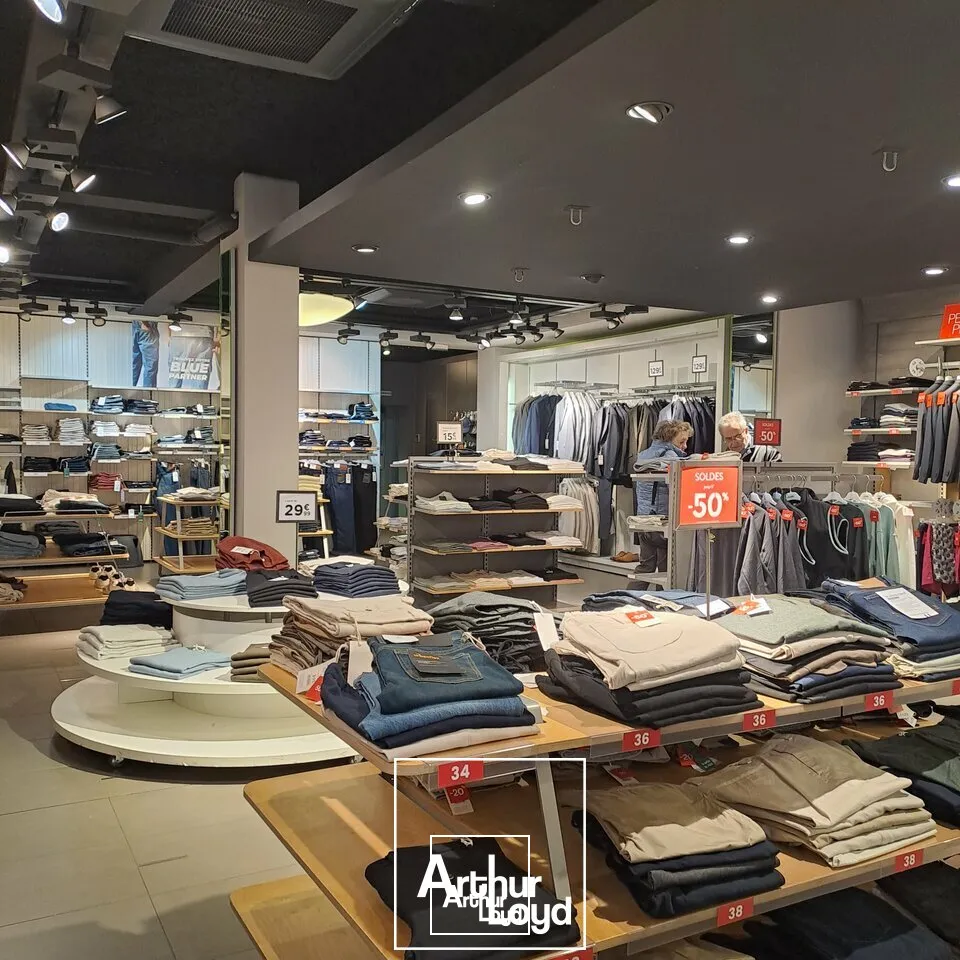 Local commercial 200 m² à louer  Centre-ville Tulle, emplacement premium