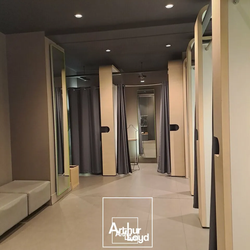 Local commercial 200 m² à louer  Centre-ville Tulle, emplacement premium