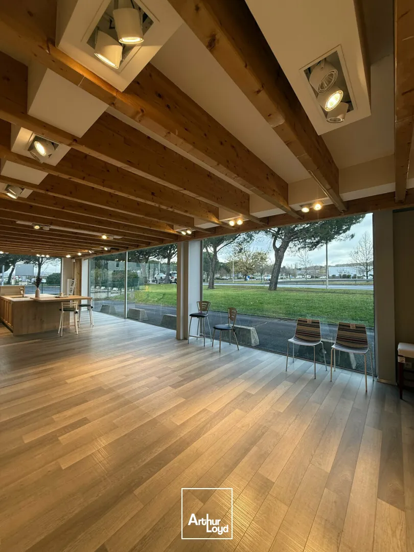 LOCAL COMMERCIAL location à BRIVE-LA-GAILLARDE 19100