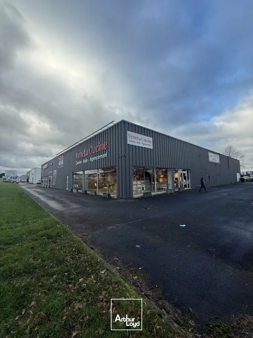 LOCAL COMMERCIAL location à BRIVE-LA-GAILLARDE 19100