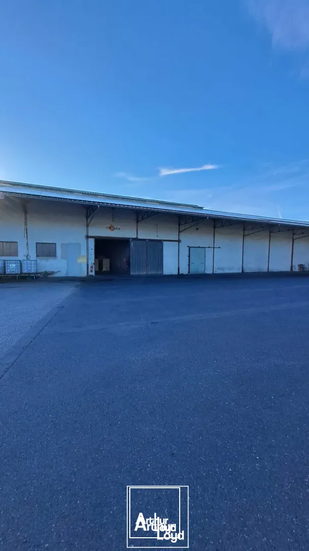 LOCAL D'ACTIVITE - ENTREPOT vente à ARNAC-POMPADOUR 19230