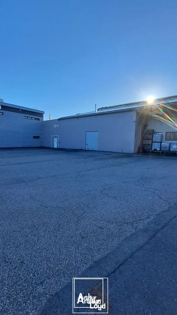 LOCAL D'ACTIVITE - ENTREPOT vente à ARNAC-POMPADOUR 19230