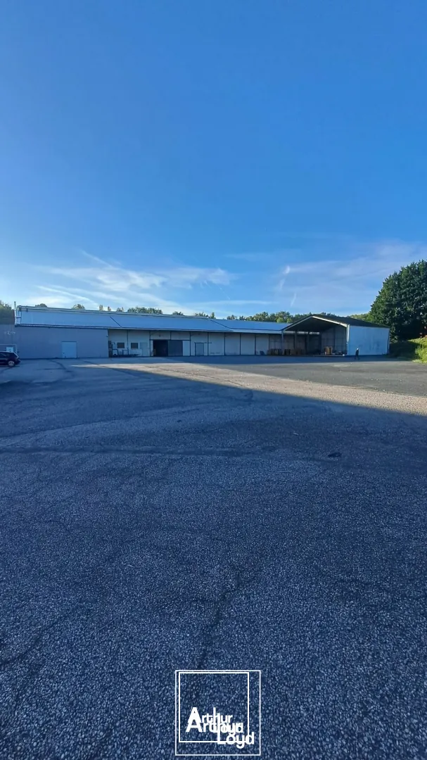 LOCAL D'ACTIVITE - ENTREPOT vente à ARNAC-POMPADOUR 19230