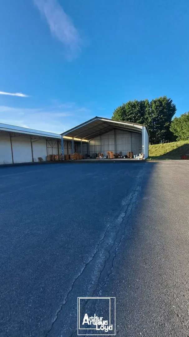 LOCAL D'ACTIVITE - ENTREPOT vente à ARNAC-POMPADOUR 19230