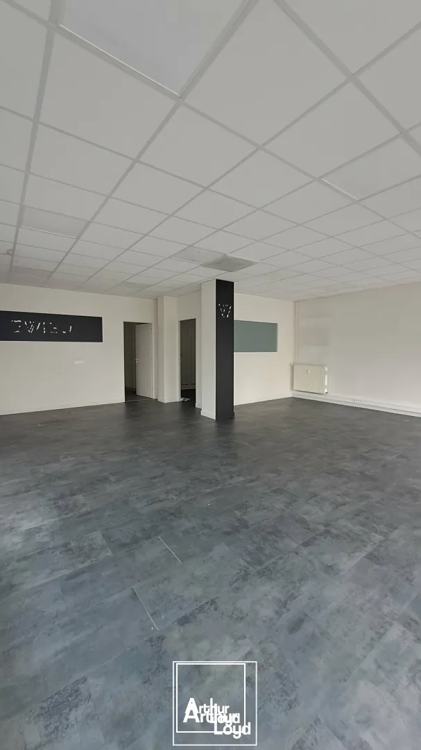 Local commercial - Brive - Axe très passant - Parking gratuit attenant