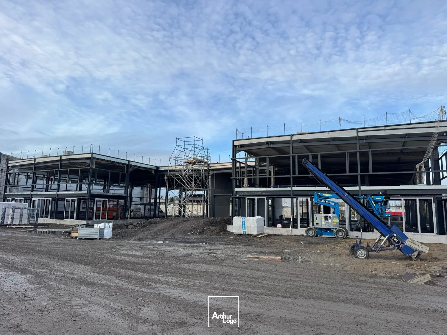 ENTREPOT à LOUER ZI ROUBAIX / LEERS / HEM entrepot / local d'activité showroom / bureaux disponible à la location site privatif emplacement de qualité.surfaces à partir de 300 m2 ...