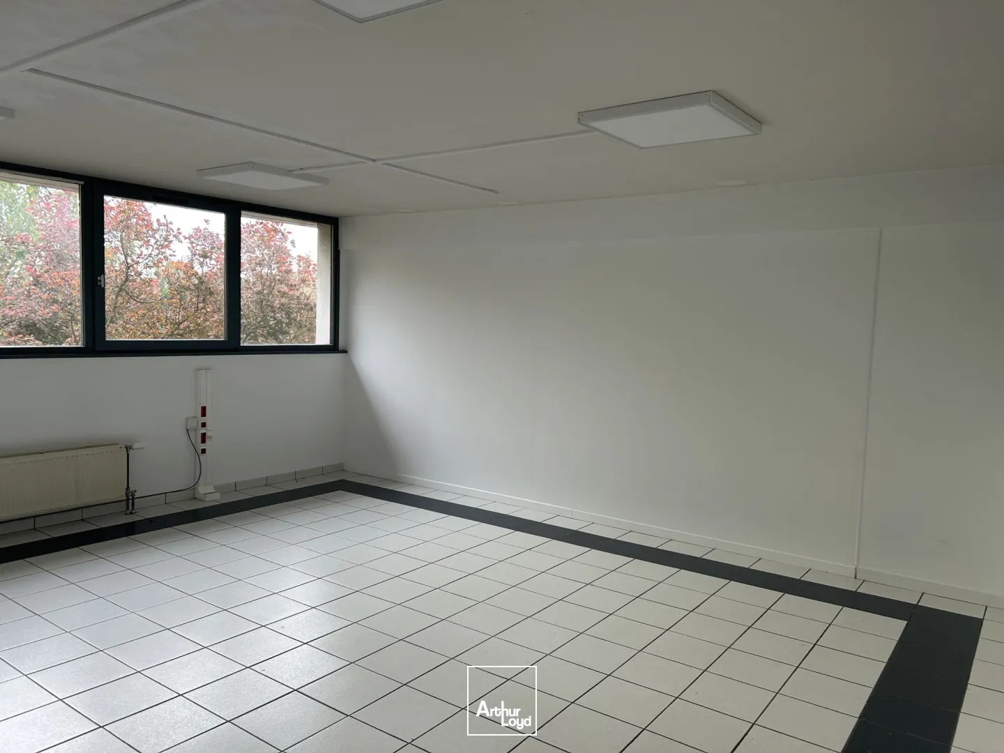 Atelier et bureaux, à vendre Tourcoing. 