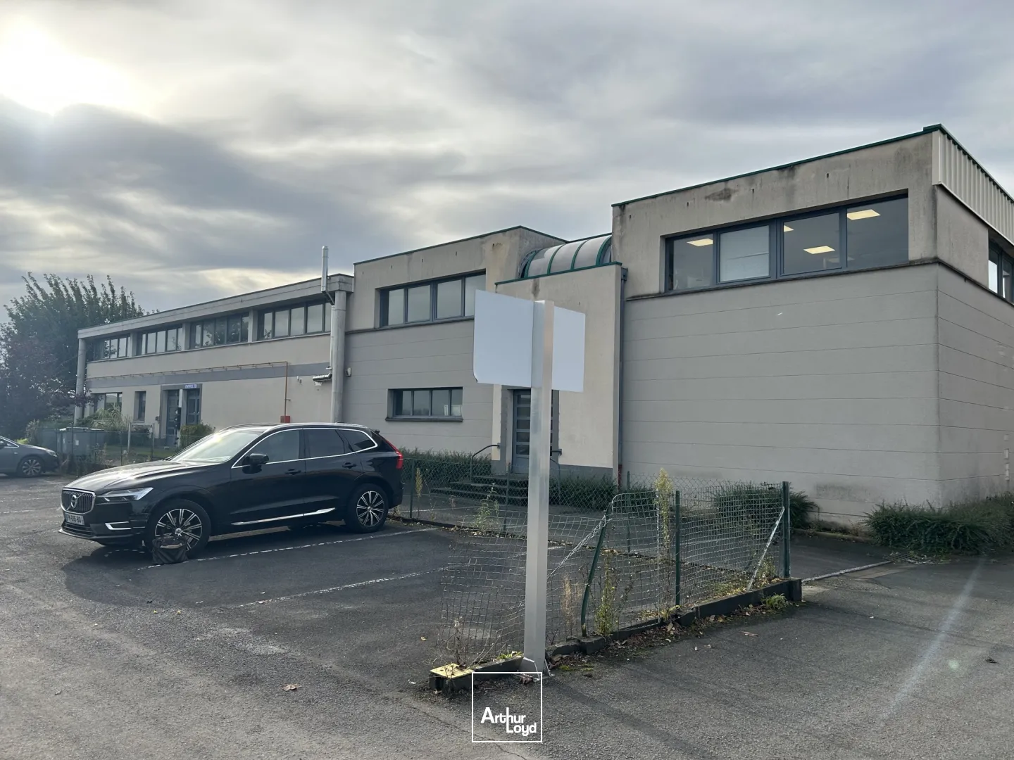 Atelier et bureaux, à vendre Tourcoing. 