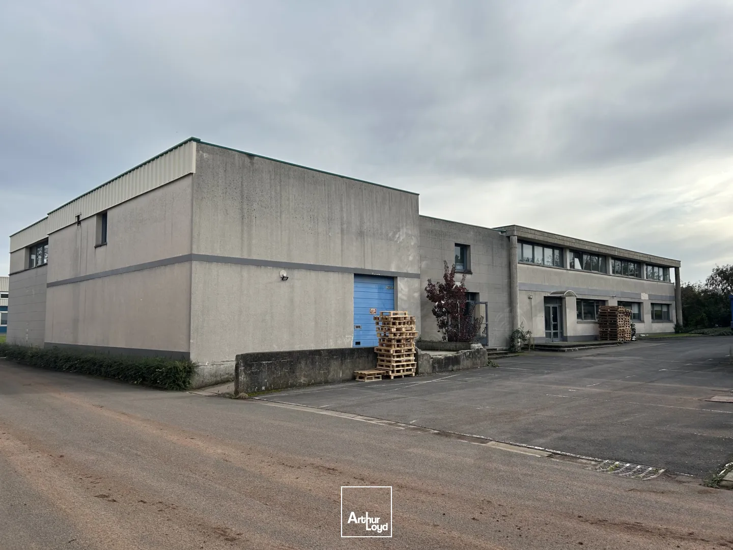 Atelier et bureaux, à vendre Tourcoing. 
