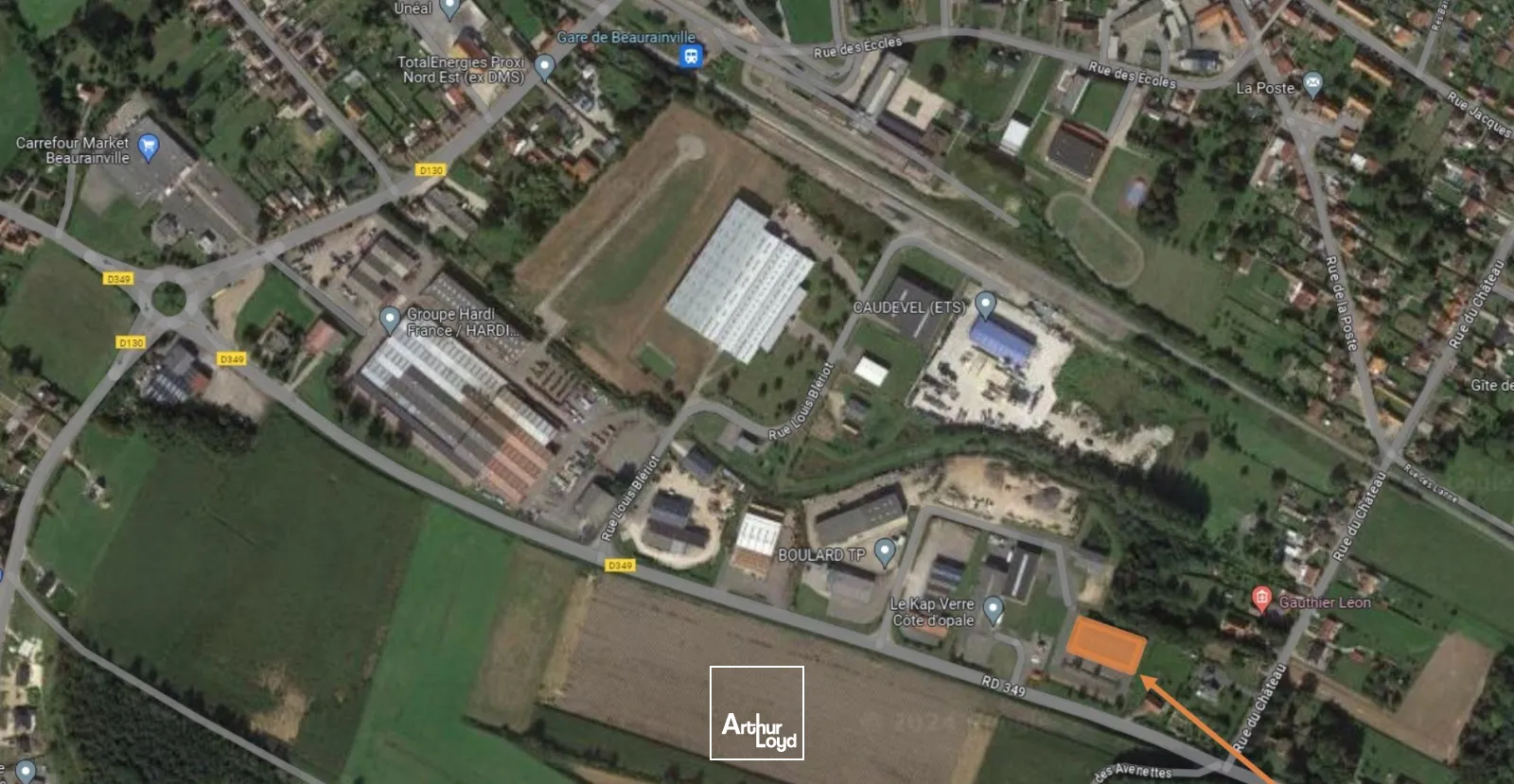 Local commercial de 1&nbsp;082 m² à louer - Emplacement stratégique avec vaste parking à BeaurainvilleDisponible à la vente 