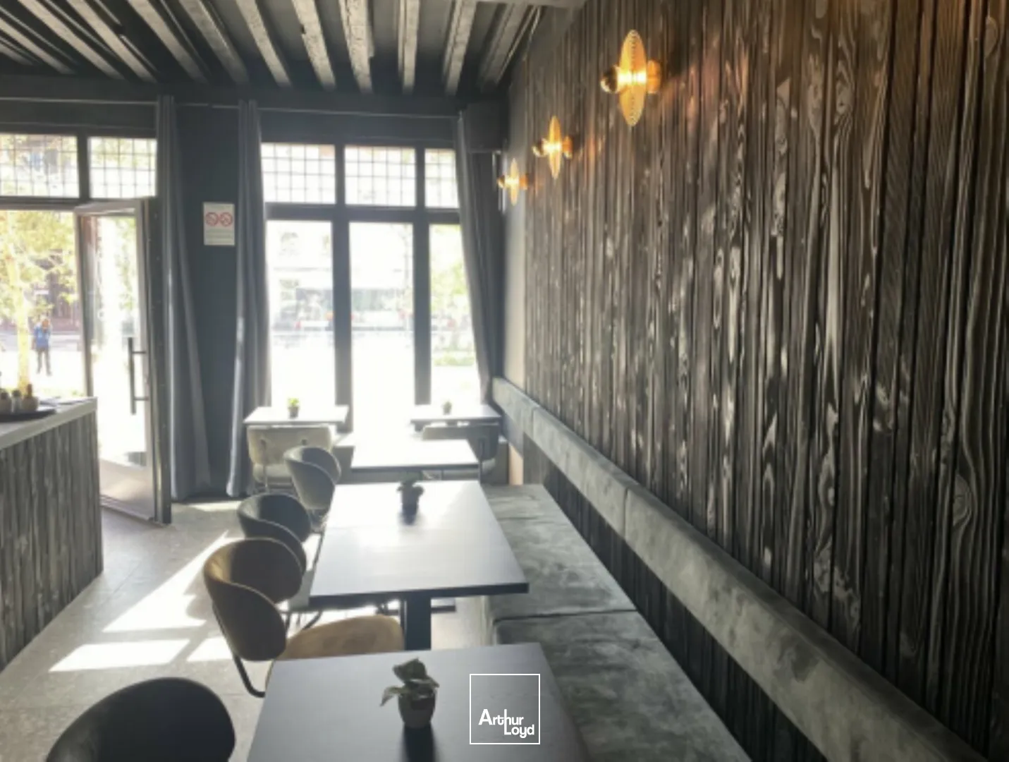 Local commercial 170 m² à louer ou à vendre - Emplacement premium face Gare Lille Flandres