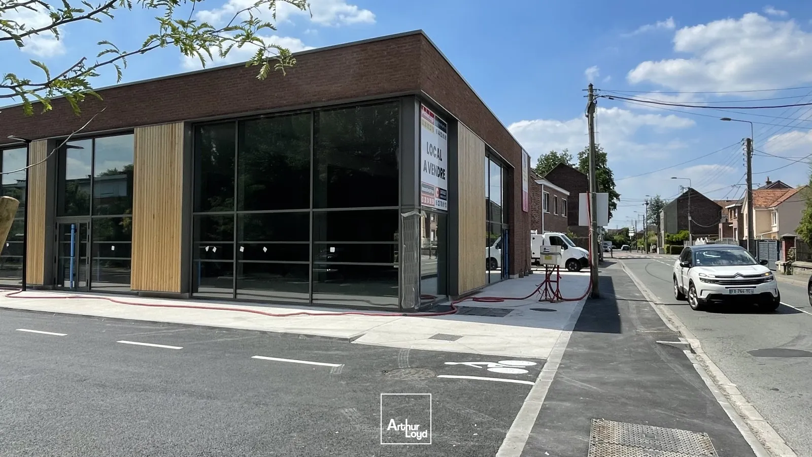 À louer : Local commercial neuf 396 m² - Quartier résidentiel à Villeneuve d'AscqDisponible à la vente 