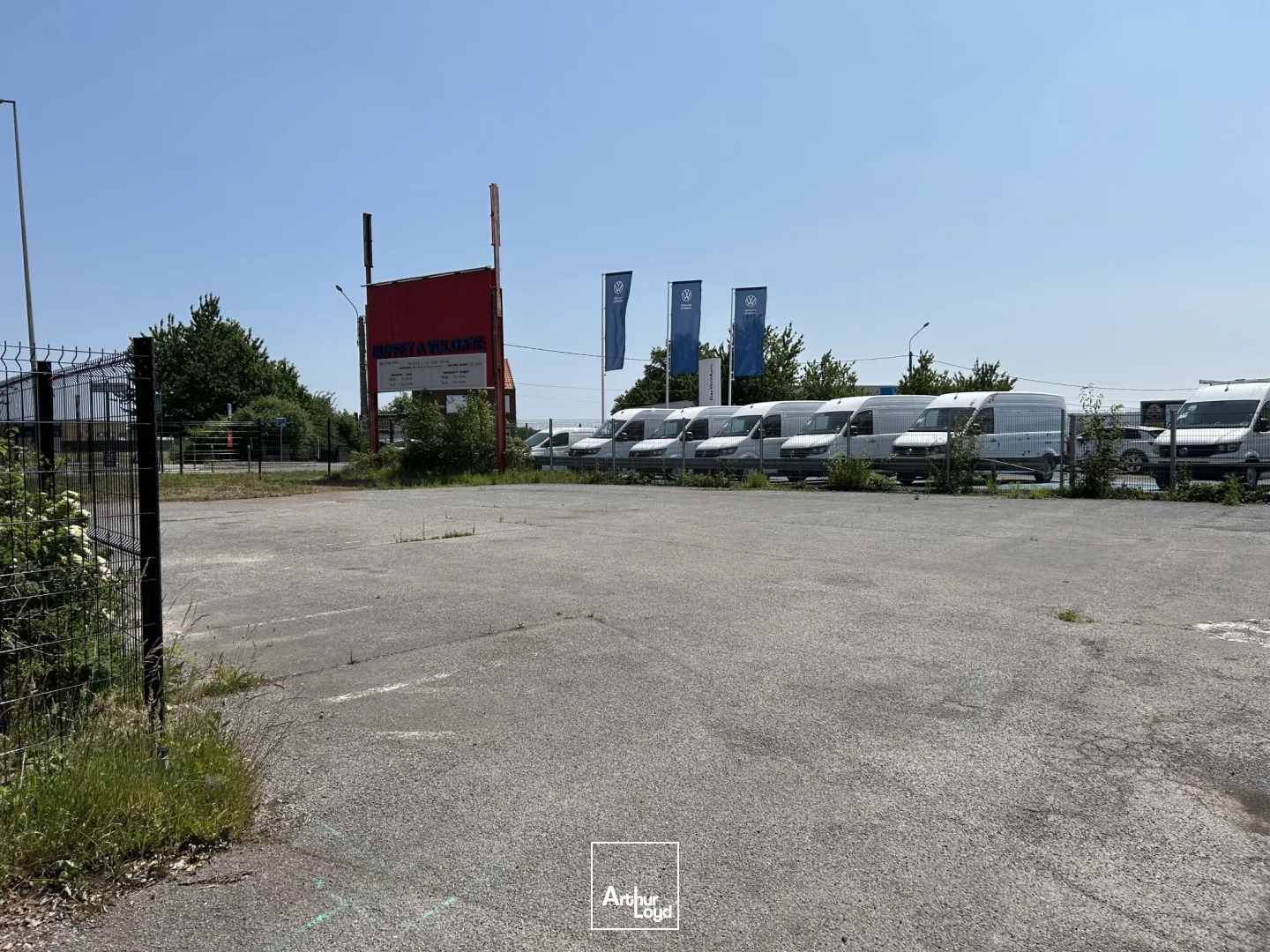 Local Commercial à Louer - Emplacement Premium avec Forte Visibilité - Porte Nord Bruay-la-BuissièreDisponible à la location 