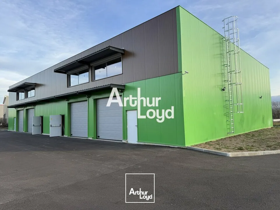 LOCAL D'ACTIVITÉ DE 700 m² DIVISIBLE AVEC 2200m² DE TERRAIN 