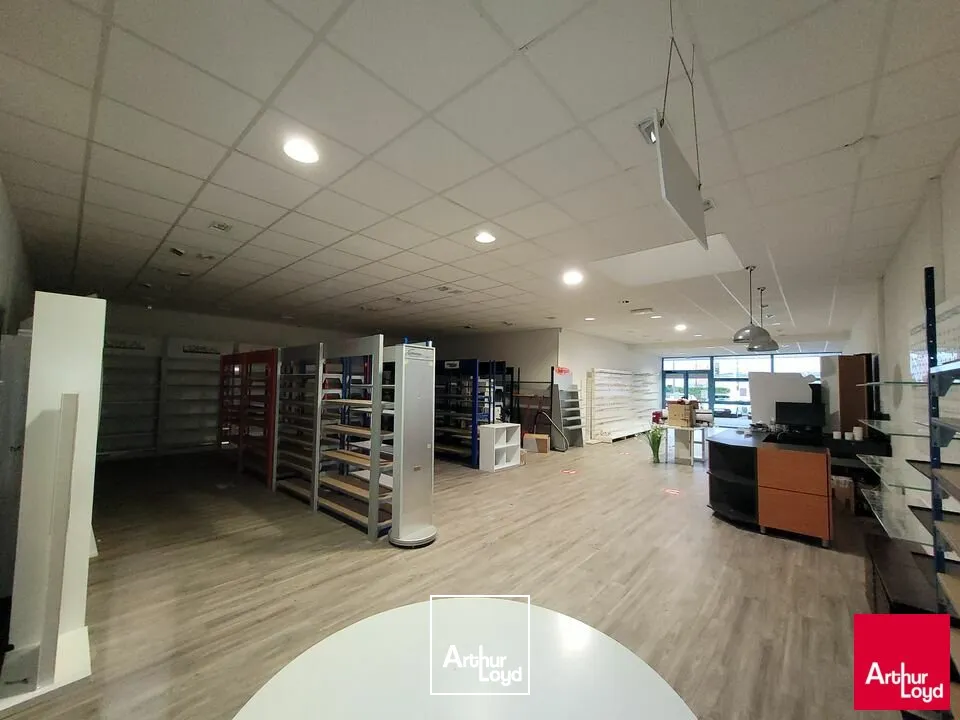 LOCATION LOCAL COMMERCIAL 220m² LE MANS NORD