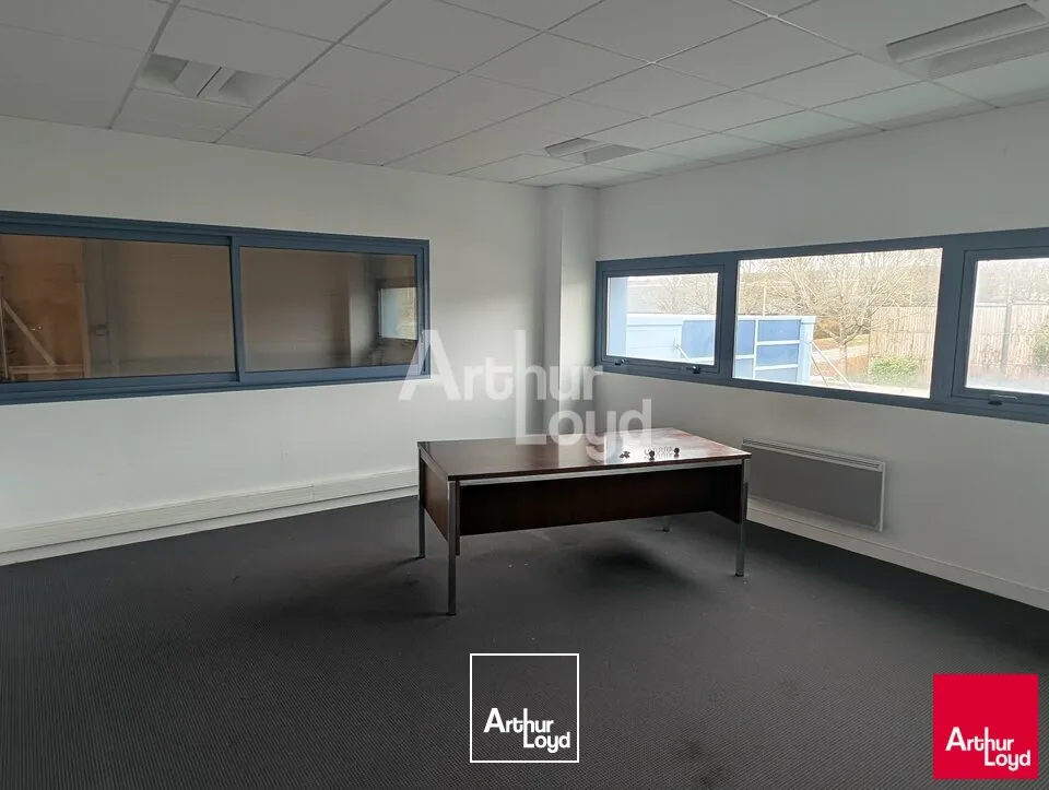 VITRE - LOCAL D'ACTIVITE INDEPENDANT A LOUER - DIVISIBLE