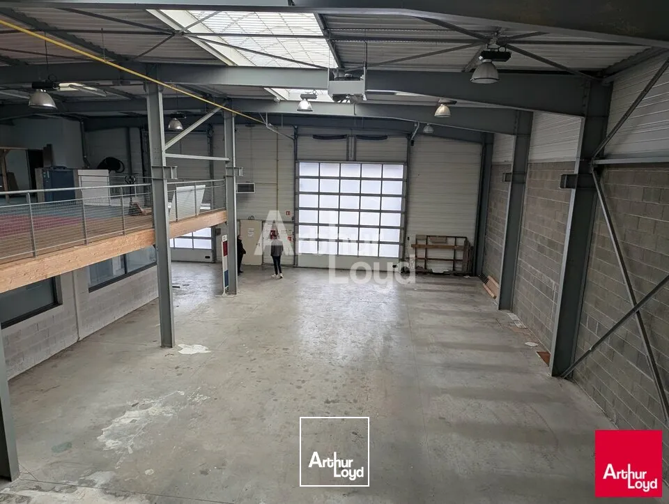 VITRE - LOCAL D'ACTIVITE INDEPENDANT A LOUER - DIVISIBLE