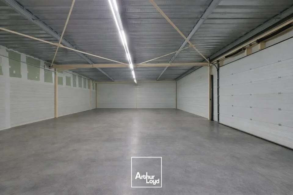 Locaux commerciaux - Location - AZAY LE BRULE - 79400 - 820-820 - 7606042