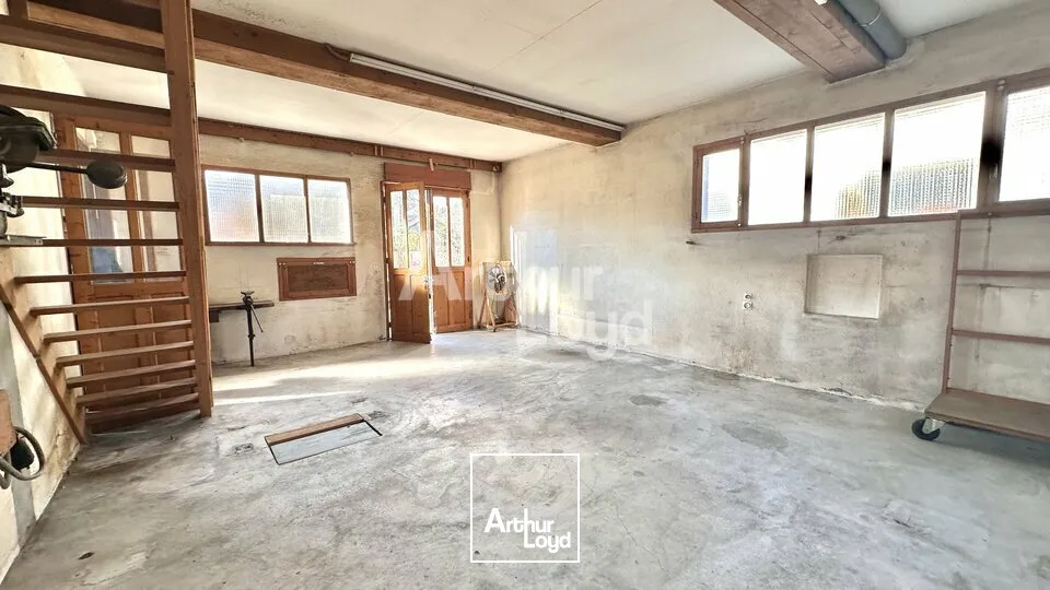 À LOUER  Local d'activité de 163 m²  La Ravoire 73490