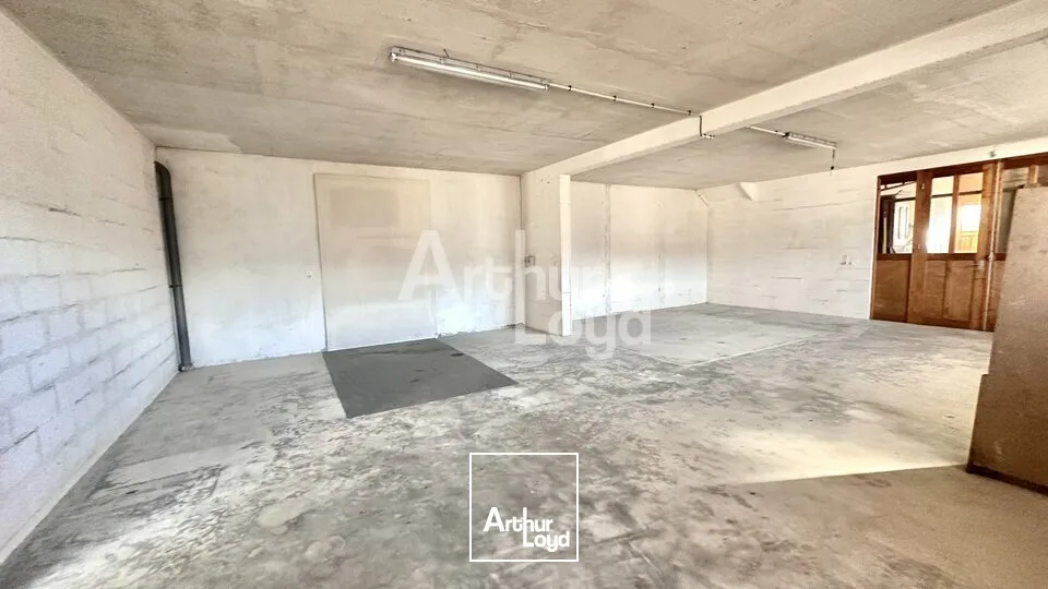 À LOUER  Local d'activité de 163 m²  La Ravoire 73490