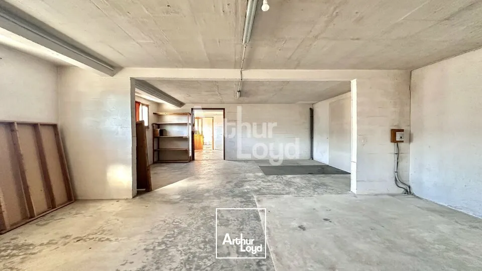 À LOUER  Local d'activité de 163 m²  La Ravoire 73490