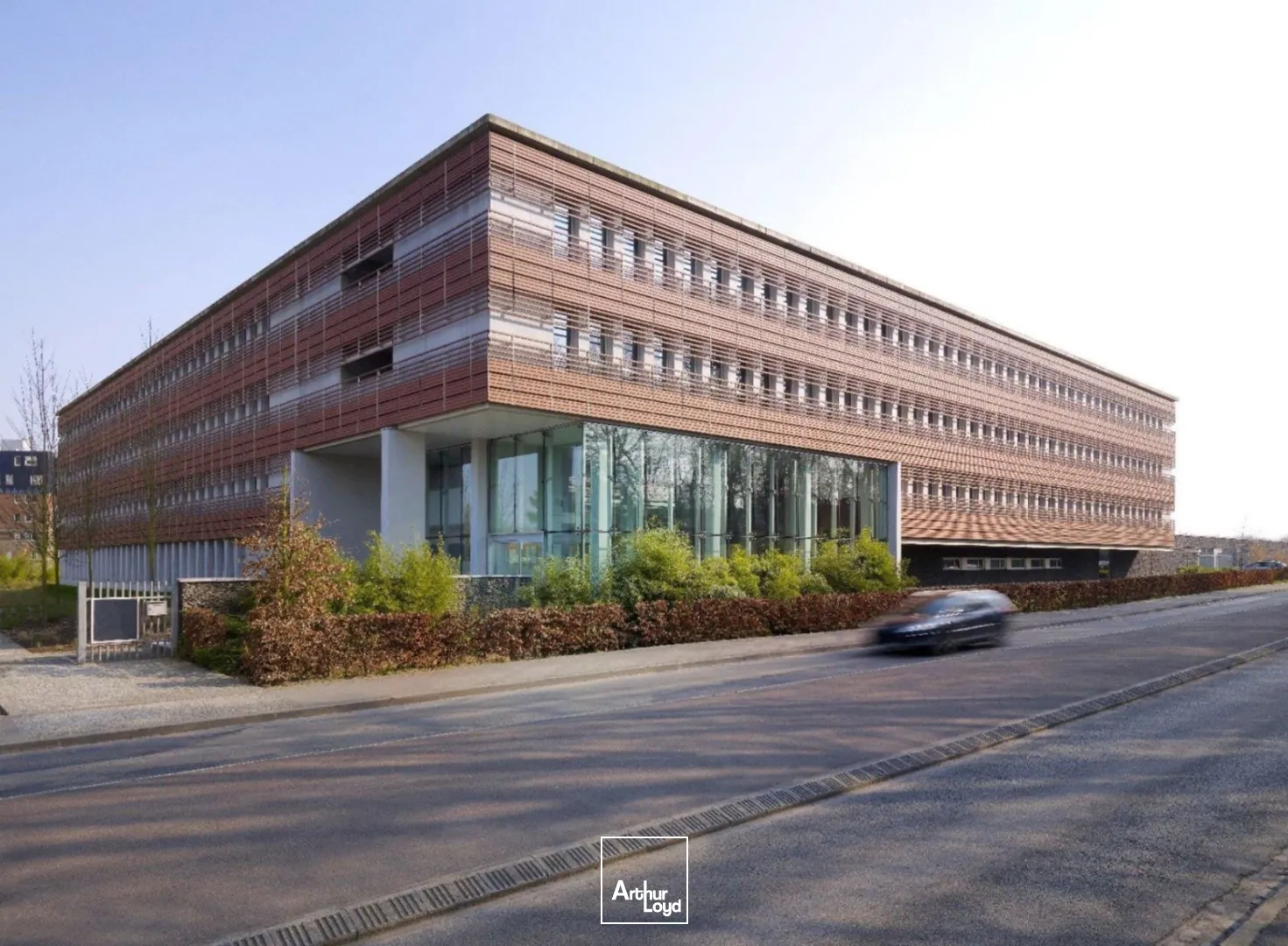 Bâtiment Indépendant 7&nbsp;800 m2 Parkings Sous-sol et Aériens - Villeneuve d'Ascq